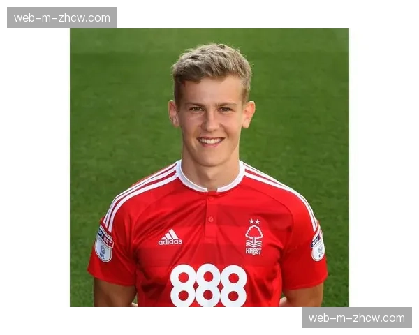 诺丁汉森林队长耶茨专访：谈球队保级压力与城市足球文化